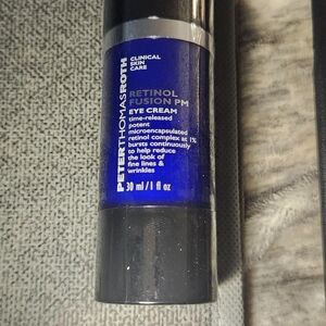 Peter Thomas Roth Retinol Fusion PM in Black and Blue